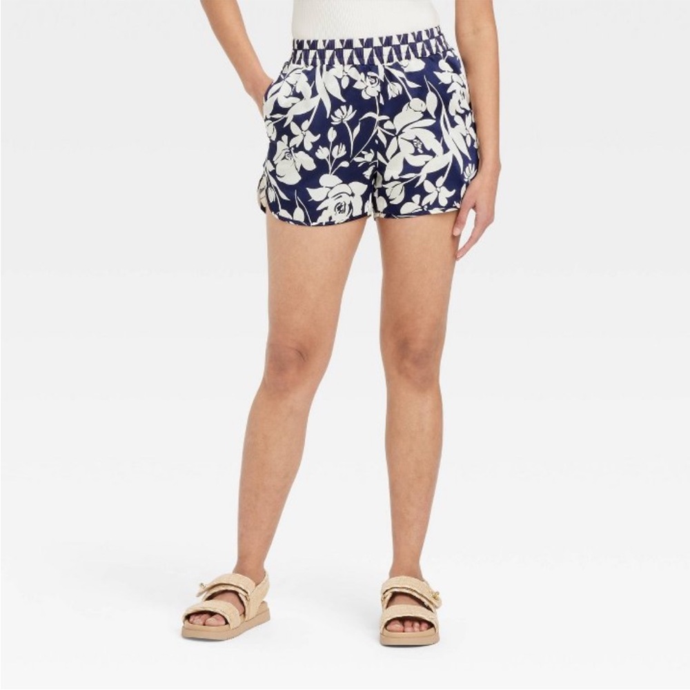 NEW - Women's High-Rise Satin Pull-On Shorts